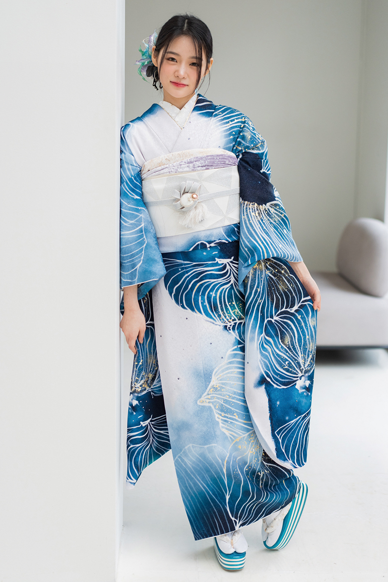 水彩画風くすみブルーの京友禅振袖