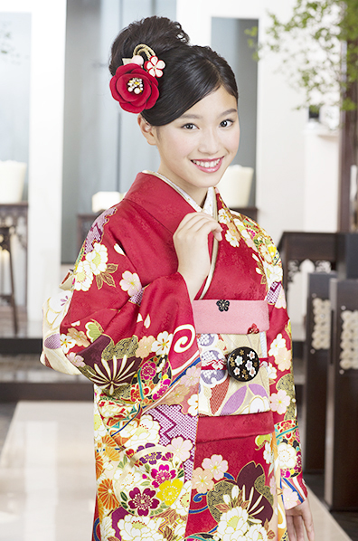 振袖　希少レア柄振袖　赤オレンジベースでかわいい 正統派古典 赤/オレンジ 菊柄 おしゃれ かわいい レトロポップ